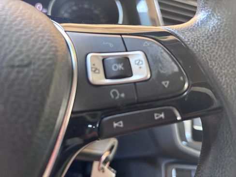 Used 2018 Volkswagen Tiguan S image 22