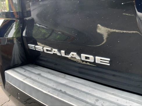 Used 2019 Cadillac Escalade ESV Premium Luxury w/ Escalade Sport Edition AWD/4WD image 10
