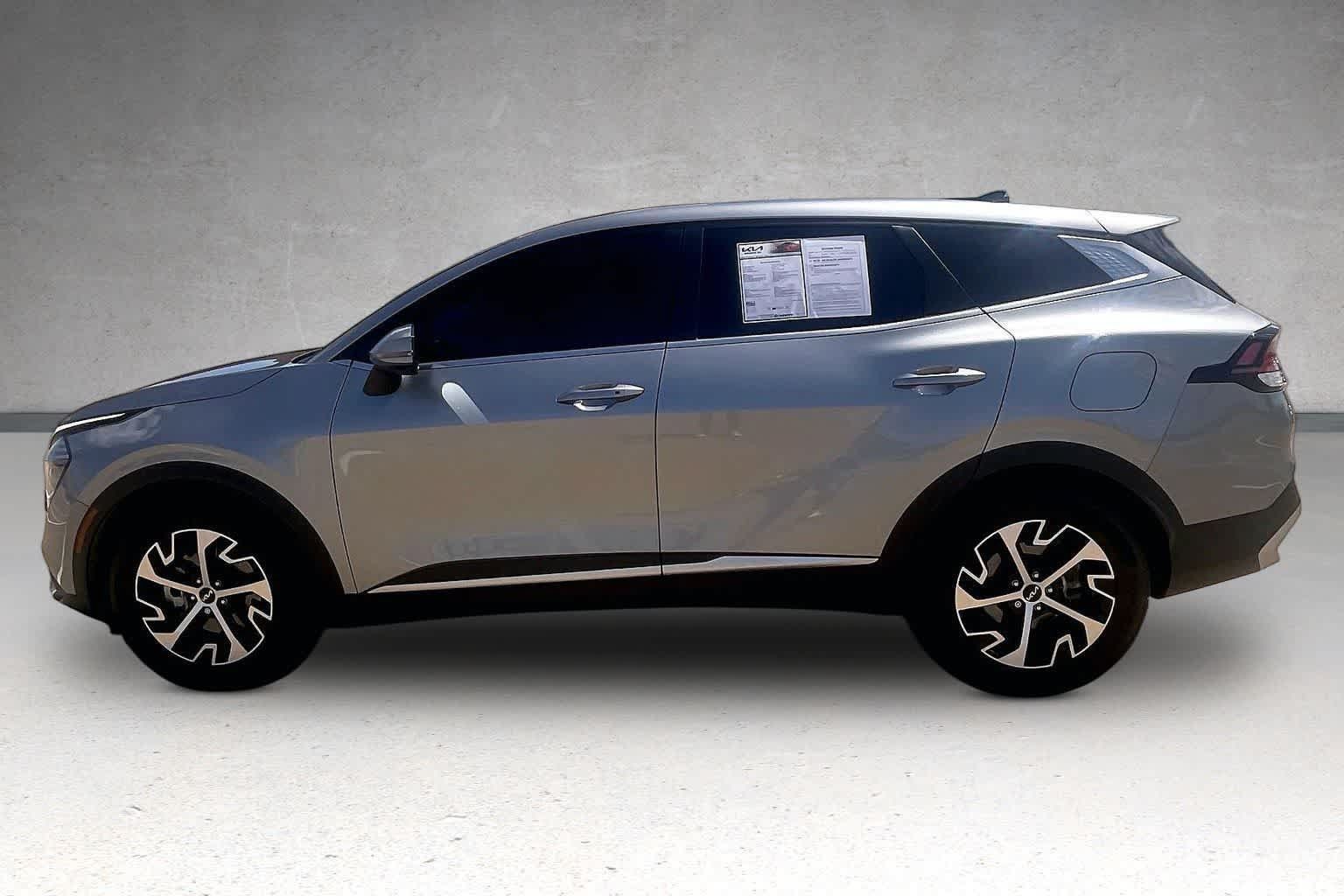 Certified 2024 Kia Sportage EX FWD image 3