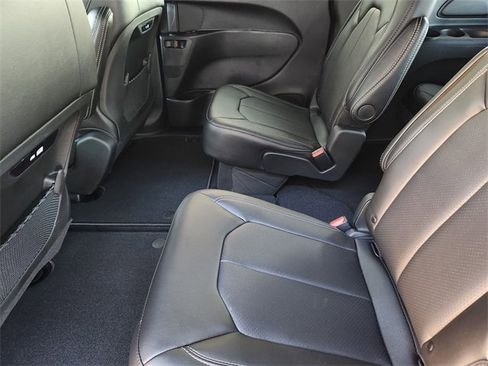 New 2026 Chrysler Pacifica Select image 18