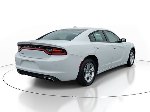 Used 2023 Dodge Charger SXT image 4