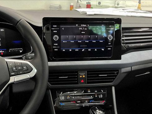 New 2025 Volkswagen Jetta SE image 9