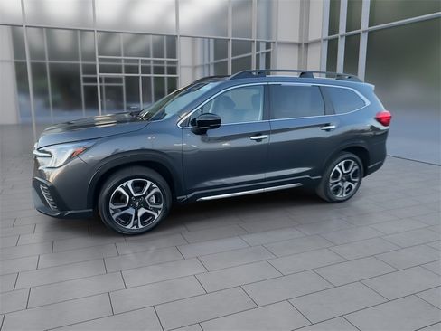 Used 2024 Subaru Ascent Touring image 5