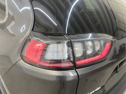 Used 2019 Jeep Cherokee Limited AWD/4WD image 32