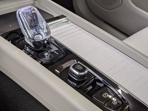 New 2026 Volvo XC60 B5 Ultra w/ Protection Package Premier AWD/4WD image 20