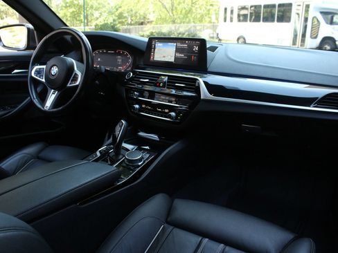 Used 2020 BMW M550i xDrive w/ Executive Package AWD/4WD image 23