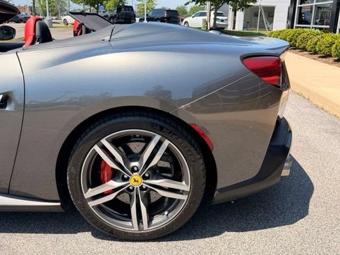 Used 2020 Ferrari Portofino RWD image 37
