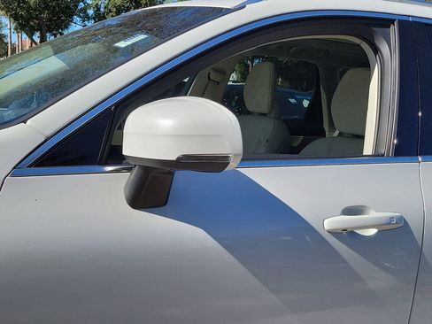 Used 2023 Volvo XC60 B5 Plus image 10