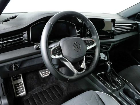 Used 2025 Volkswagen Jetta Sport FWD image 7