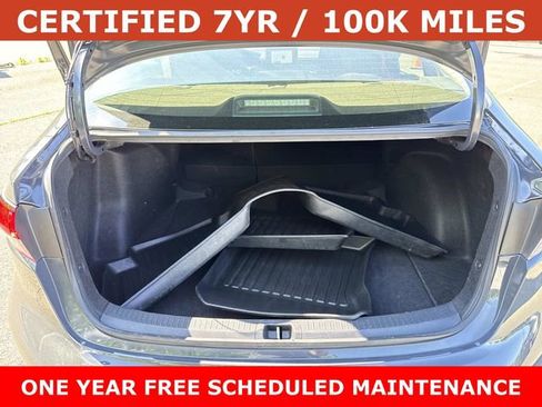 Used 2025 Toyota Corolla LE FWD image 12