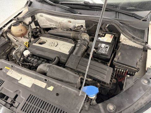 Used 2017 Volkswagen Tiguan Sport image 34