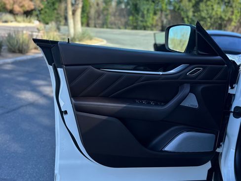 Used 2021 Maserati Levante S GranSport image 27