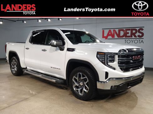 Used 2023 GMC Sierra 1500 SLT w/ SLT Premium Plus Package image 1