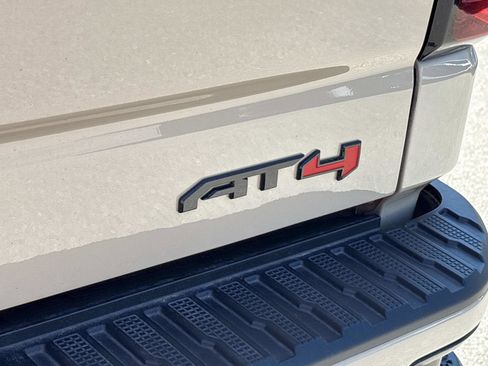Used 2023 GMC Sierra 1500 AT4 w/ AT4 Premium Package AWD/4WD image 32