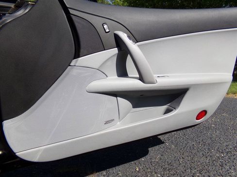 Used 2005 Chevrolet Corvette Coupe w/ Preferred Equipment Group RWD image 40