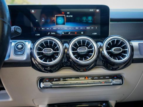 Used 2021 Mercedes-Benz GLB 250 w/ Premium Package image 12