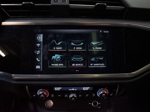 Used 2020 Audi Q3 2.0T Premium Plus w/ Premium Plus Package image 15