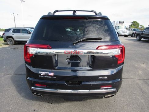 Used 2021 GMC Acadia Denali w/ Denali Technology Package image 3
