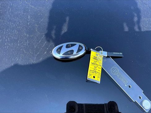 Used 2025 Hyundai Tucson SE FWD image 31