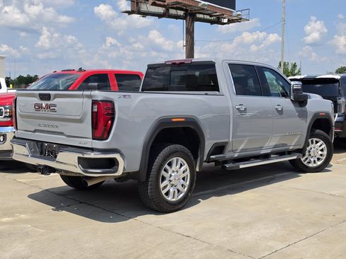 Used 2024 GMC Sierra 2500 SLT w/ SLT Premium Package AWD/4WD image 5