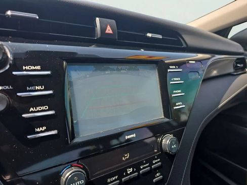 Used 2020 Toyota Camry SE FWD image 20