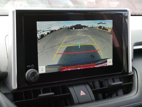 Certified 2025 Toyota RAV4 XLE AWD/4WD image 30