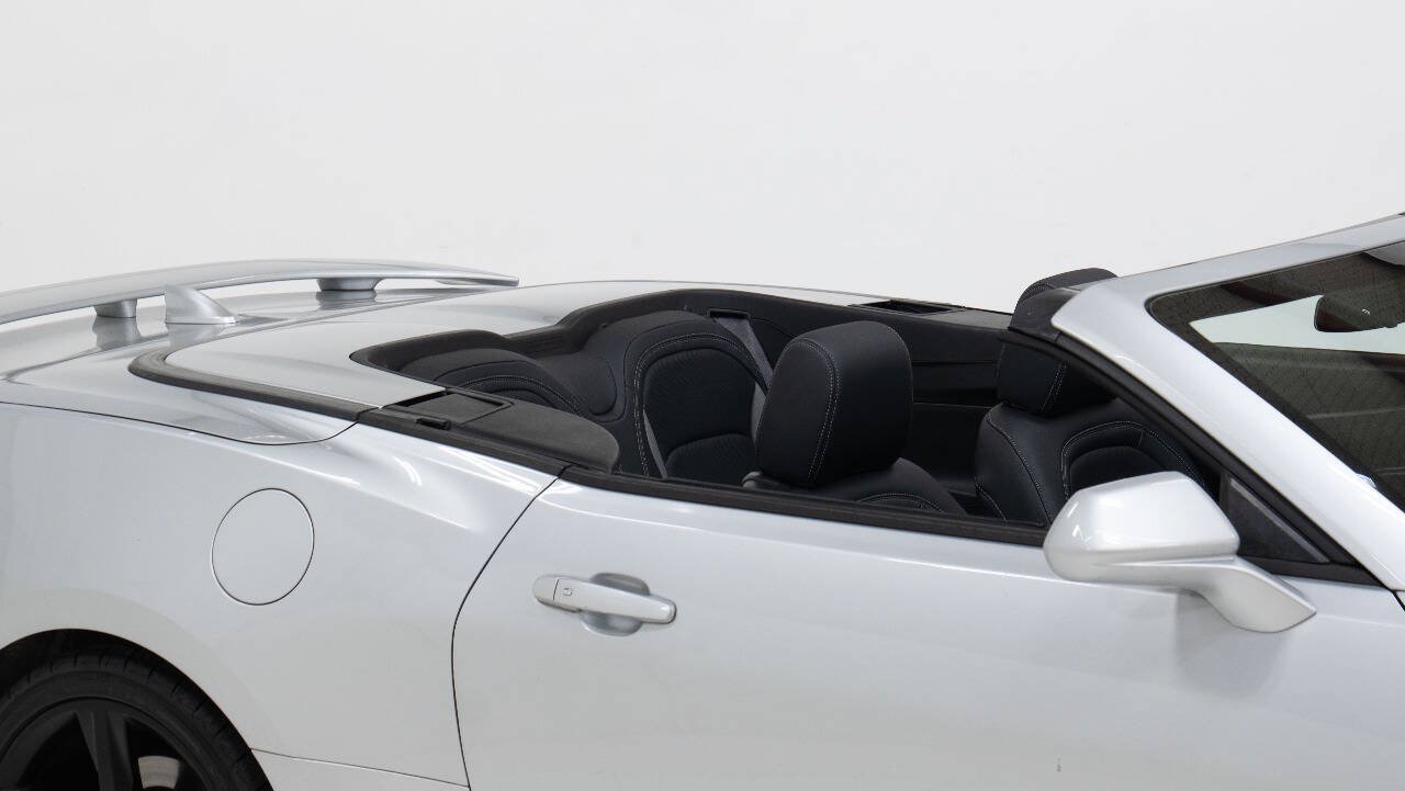 Used 2017 Chevrolet Camaro SS RWD image 10