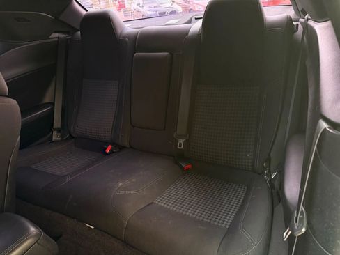Used 2016 Dodge Challenger SXT image 39