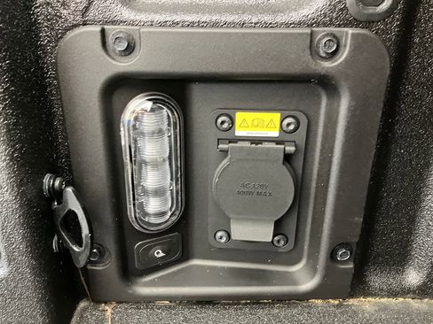 Certified 2023 Ford Maverick Lariat w/ Lariat Luxury Package image 30