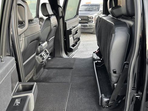 Used 2024 Ford F150 Lariat image 19