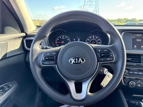 Used 2018 Kia Optima LX FWD image 21