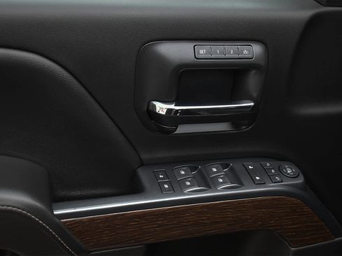 Used 2019 GMC Sierra 2500 Denali w/ Duramax Plus Package image 24