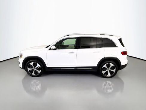 Used 2025 Mercedes-Benz GLB 250 4MATIC image 2