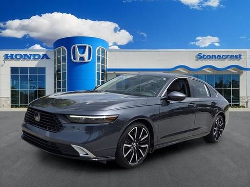 Used 2025 Honda Accord Touring image 1