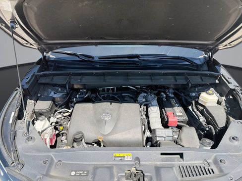 Used 2022 Toyota Highlander XLE AWD/4WD image 14