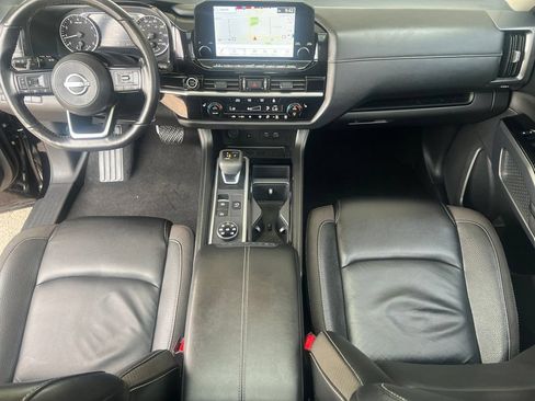 Certified 2024 Nissan Pathfinder SL w/ SL Premium Package AWD/4WD image 19