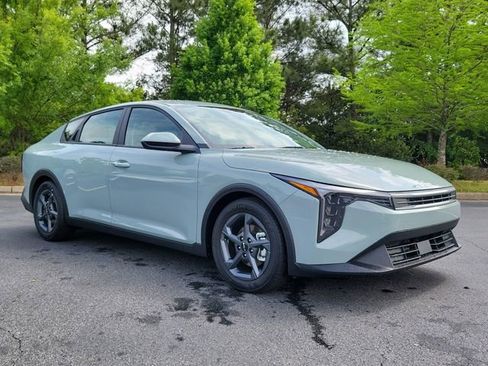 New 2026 Kia K4 FWD image 3
