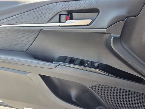 Used 2025 Toyota Camry XSE FWD image 33