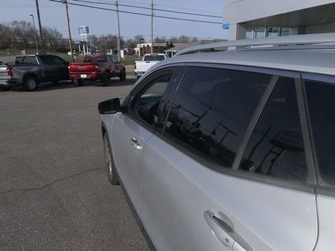 Used 2019 GMC Terrain SLT w/ Preferred Package image 22
