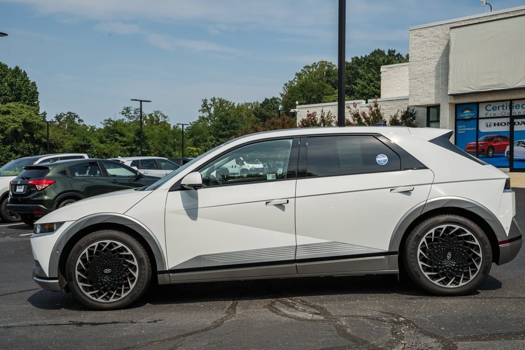 Used 2024 Hyundai Ioniq 5 Limited AWD/4WD image 4
