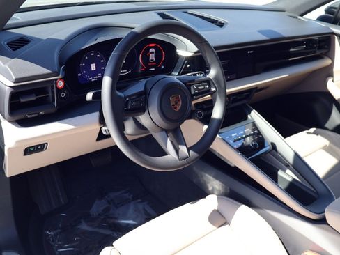 Certified 2024 Porsche Macan 4 Electric image 4