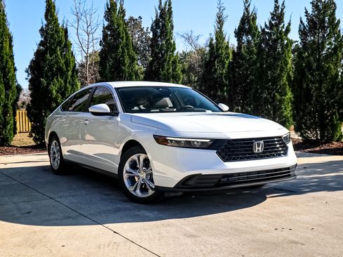 New 2026 Honda Accord LX image 2