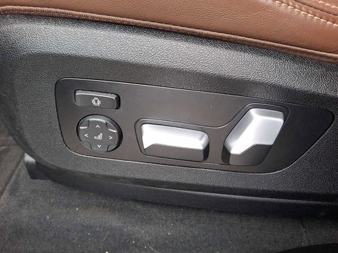 Used 2023 BMW X5 xDrive40i w/ Premium Package image 11