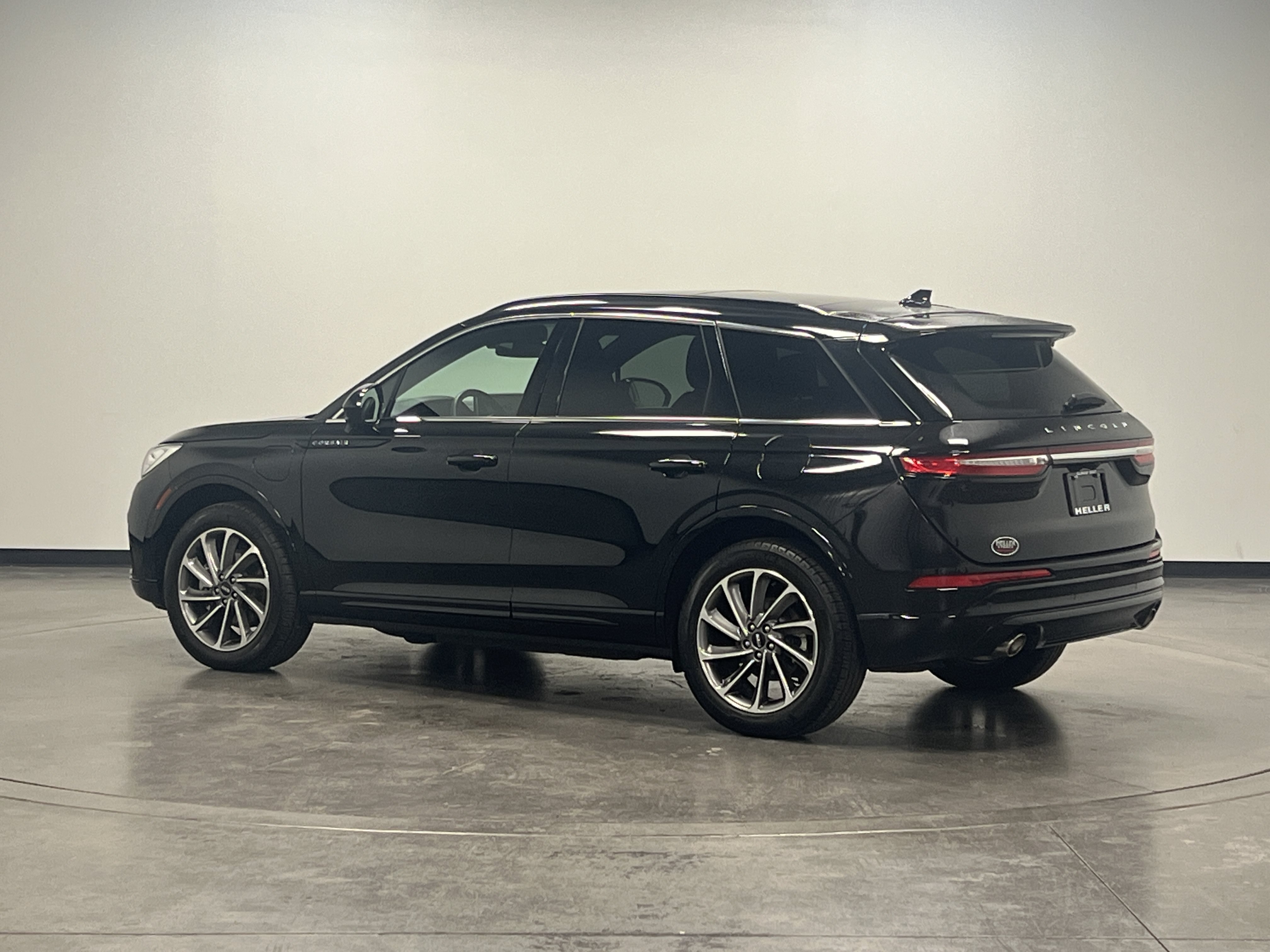 Used 2025 Lincoln Corsair Grand Touring AWD/4WD image 6