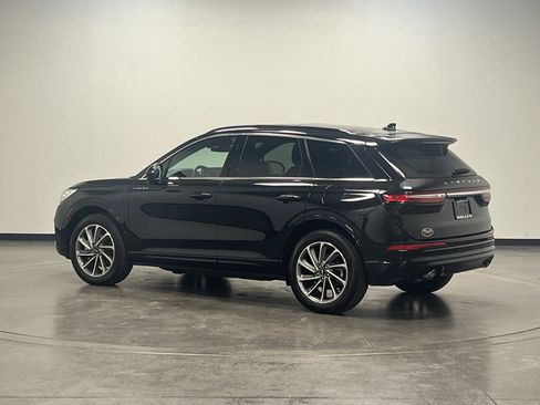 Used 2025 Lincoln Corsair Grand Touring image 6