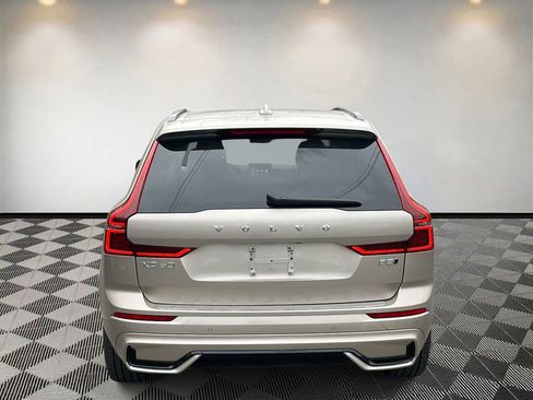 New 2026 Volvo XC60 B5 Ultra w/ Climate Package image 4