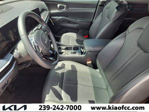 Certified 2025 Kia Sorento S w/ Panoramic Sunroof Package FWD image 21