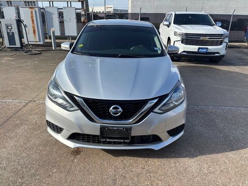 Used 2018 Nissan Sentra S FWD image 2