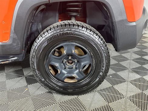 Used 2017 Jeep Renegade Sport w/ Power & Air Group image 33