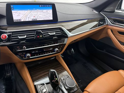 Used 2020 BMW M550i xDrive AWD/4WD image 23